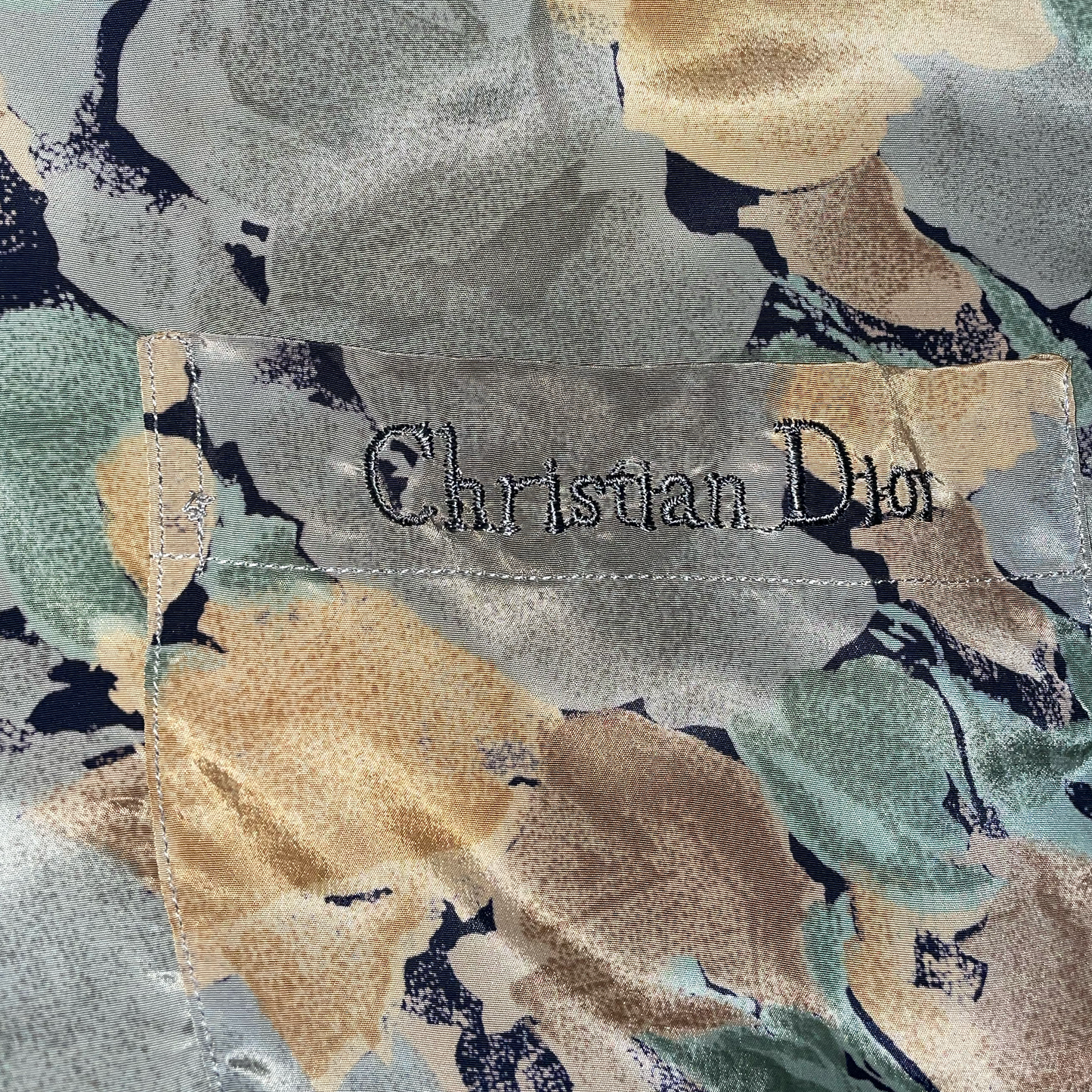 BOOTLEG CHRISTIAN DIOR SILK SHORT SLEEVE BUTTON UP (L)