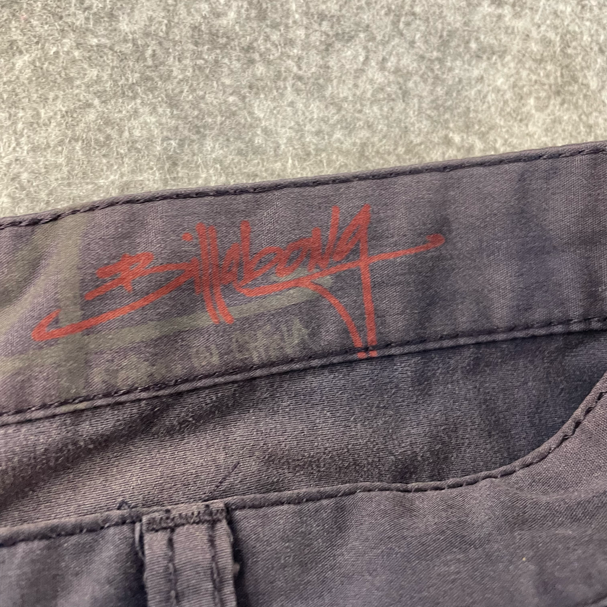 Billabong Cargo Shorts in Navy Blue – Size 12