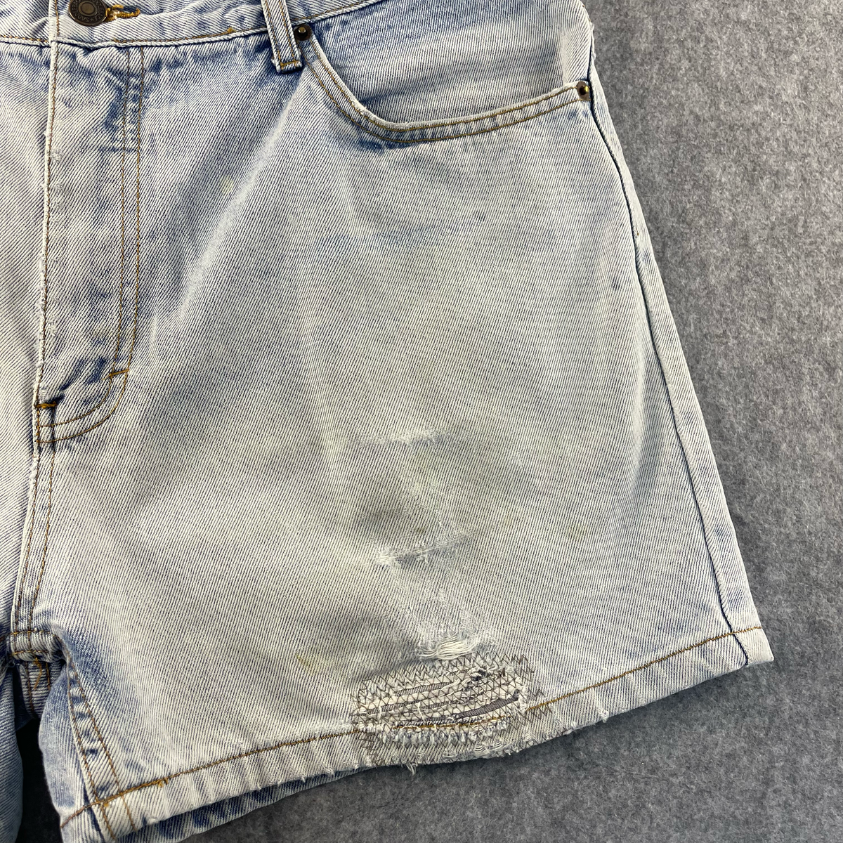 Saddleback Denim Shorts in Light Blue – Size 97
