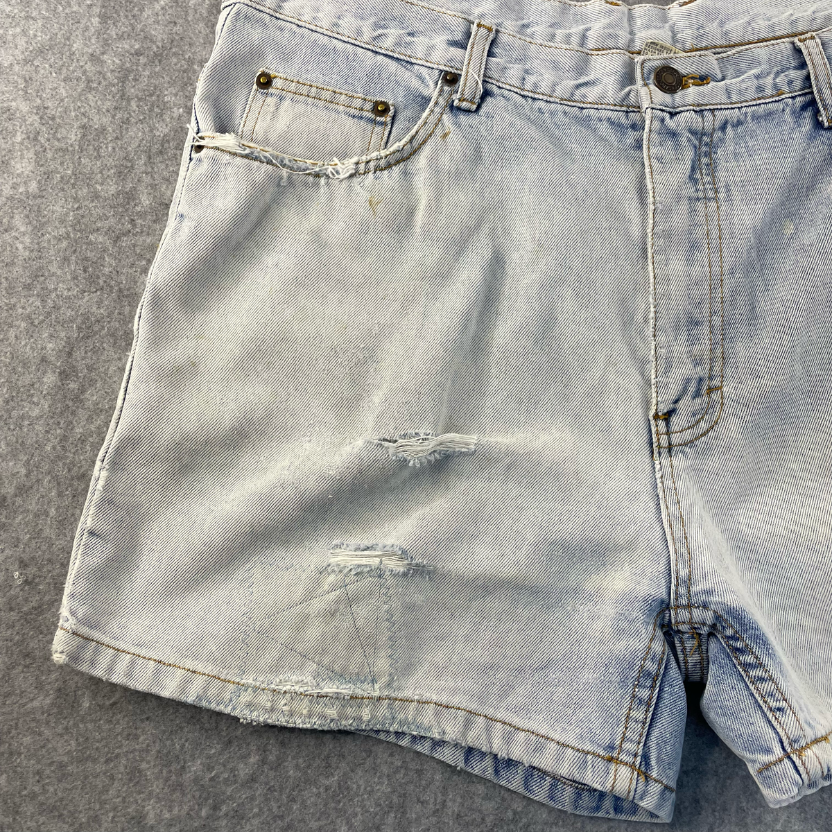 Saddleback Denim Shorts in Light Blue – Size 97