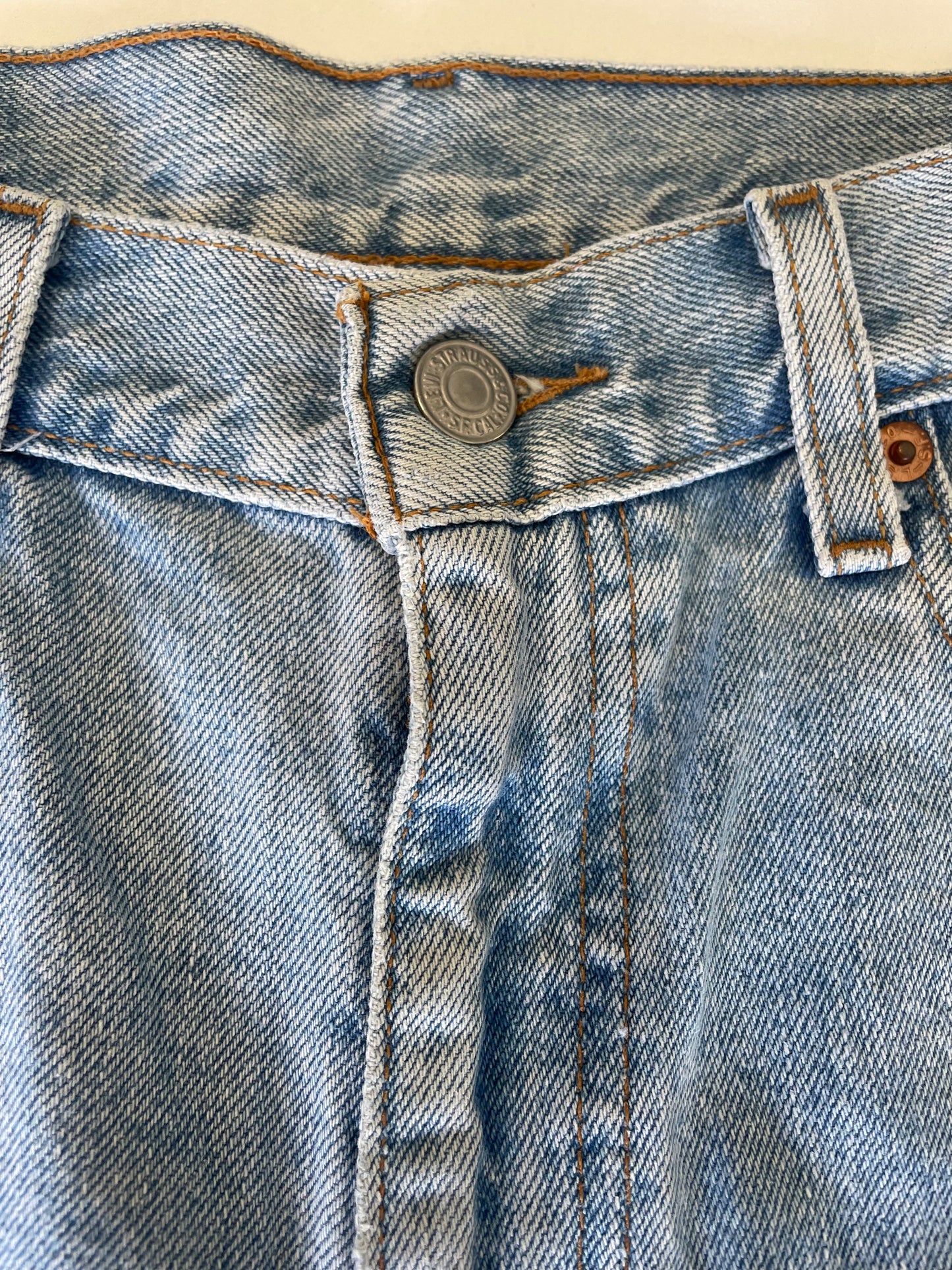 Vintage Levi  Denim Shorts Blue Wash (34)