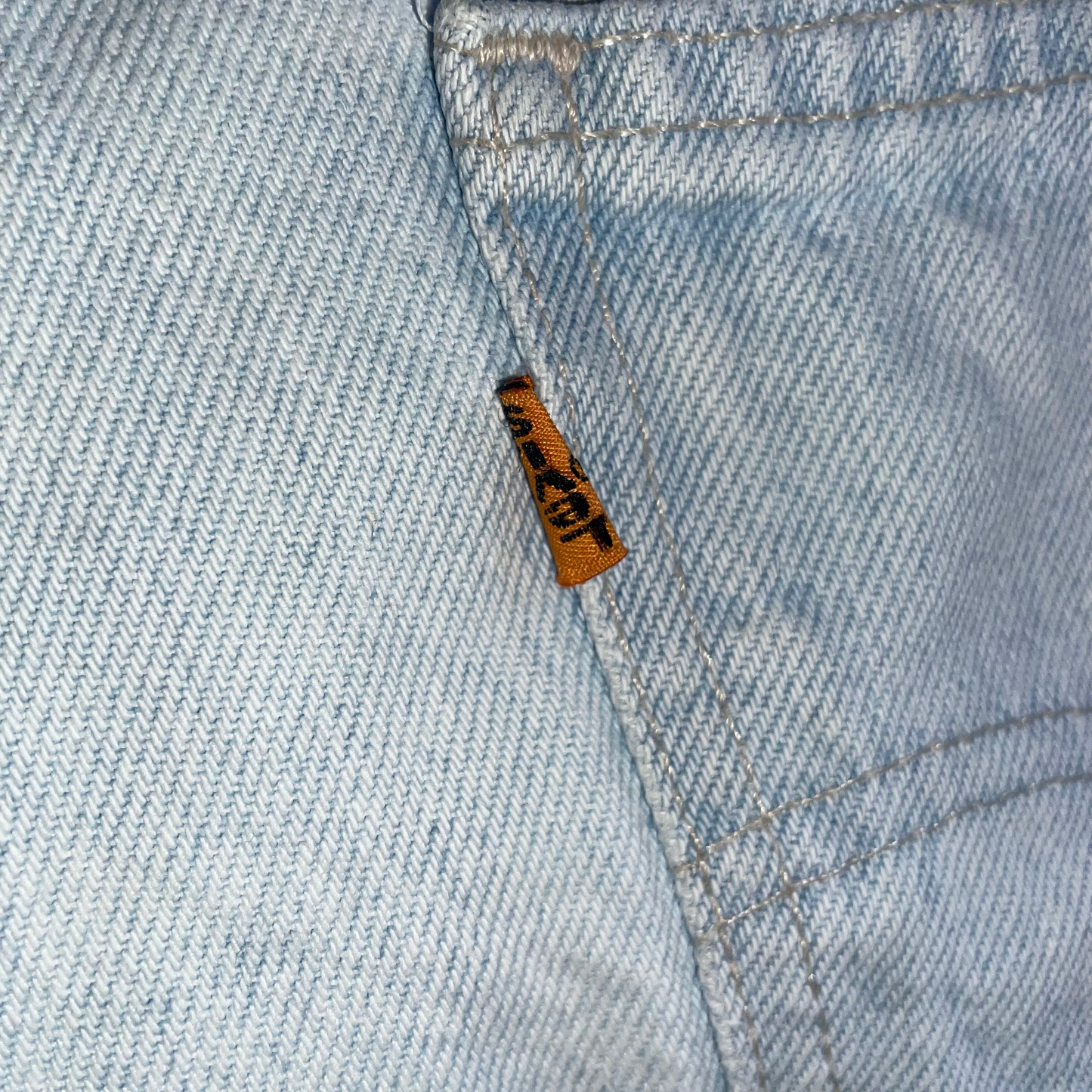 Vintage Levi Orange Tab Denim Shorts Light Blue Wash (32)
