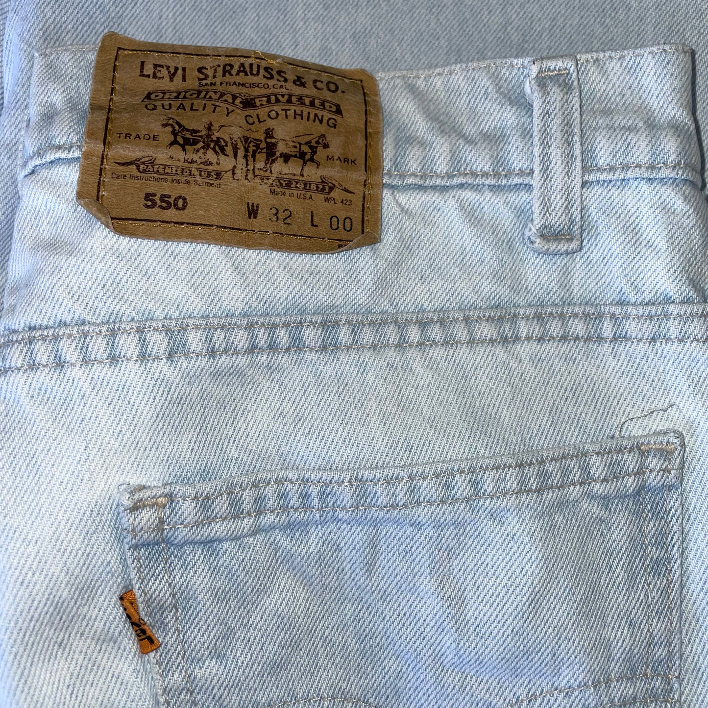 Vintage Levi Orange Tab Denim Shorts Light Blue Wash (32)