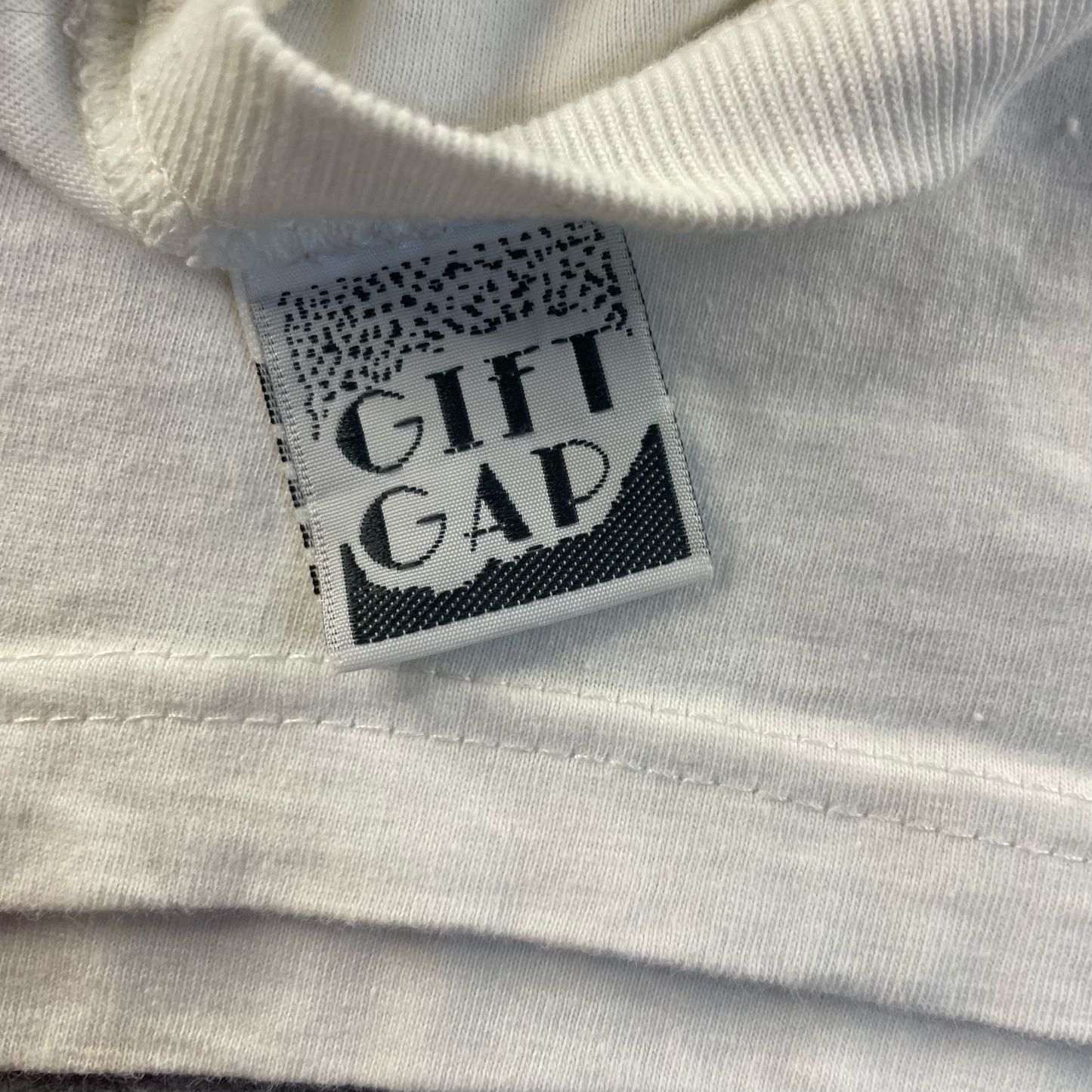 Vintage Anuau White T-Shirt (S)